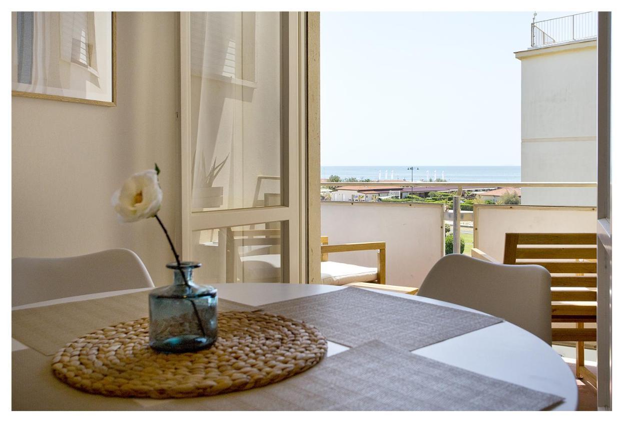 Casa Gorgone, Seafront Flat! Lejlighed Viareggio Eksteriør billede