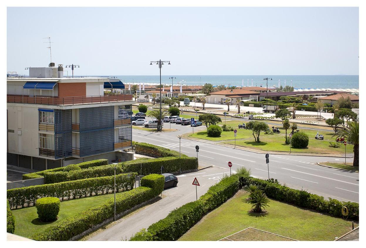 Casa Gorgone, Seafront Flat! Lejlighed Viareggio Eksteriør billede
