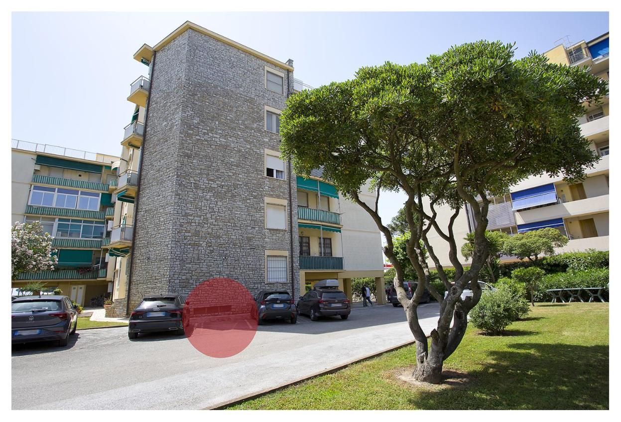 Casa Gorgone, Seafront Flat! Lejlighed Viareggio Eksteriør billede